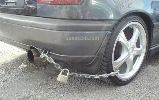 funny car locking with a chain lock